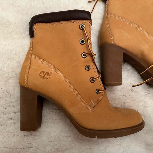 Women’s Heeled Timberland Boots. Great condition size 71/2 - Picture 4 of 7